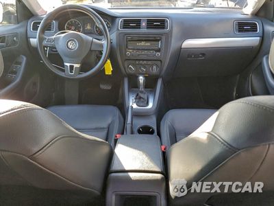 Zdjęcie 8 z 12 samochodu: 2014 VOLKSWAGEN JETTA SE VIN:3VWD17AJ4EM262247 - miniatura