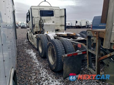 Trzecie zdjęcie samochodu z tyłu: 2014 VOLVO VN VNL VIN:4V4NC9EH2EN165384 - miniatura