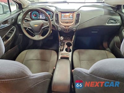 Zdjęcie 8 z 12 samochodu: 2017 CHEV CRUZE LT VIN:1G1BE5SM5H7130536 - miniatura