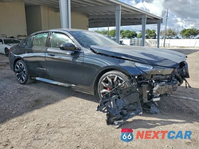 Czwarte zdjęcie samochodu z boku: 2026 BMW 540 XI VIN:WBA63FJ02TCW64108 - miniatura