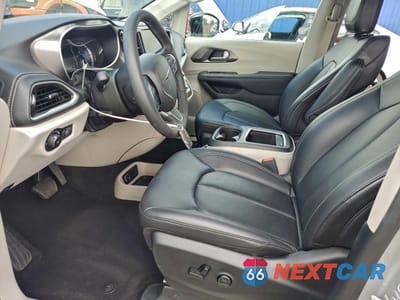 Zdjęcie 7 z 14 samochodu: 2024 CHRYSLER PACIFICA HYBRID SELECT VIN:2C4RC1S76RR141544 - miniatura