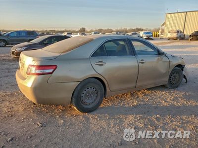 Trzecie zdjęcie samochodu z tyłu: 2010 TOYOTA CAMRY BASE VIN:4T4BF3EKXAR048622 - miniatura
