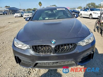 Piąte zdjęcie samochodu w środku: 2016 BMW M4 VIN:WBS3U9C55GP970515 - miniatura