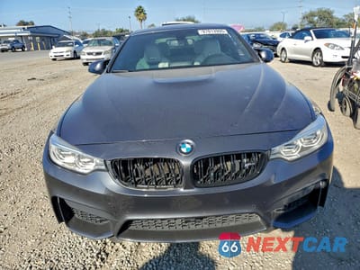 Piąte zdjęcie samochodu w środku: 2016 BMW M4 VIN:WBS3U9C55GP970515 - miniatura