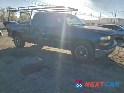 Czwarte zdjęcie samochodu z boku: 1999 CHEVROLET SILVERADO C1500 VIN:1GCEC19T8XZ134857 - miniatura