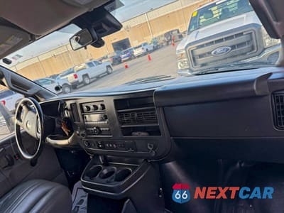 Zdjęcie 9 z 10 samochodu: 2020 CHEVROLET EXPRESS G3500 VIN:1GB3GSCG1L1140297 - miniatura