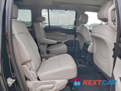 Zdjęcie 11 z 15 samochodu: 2024 JEEP WAGONEER L SERIES II VIN:1C4SJSBP5RS109129 - miniatura