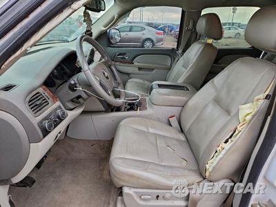 Zdjęcie 7 z 15 samochodu: 2010 CHEVROLET TAHOE K1500 LTZ VIN:1GNUKCE01AR198100 - miniatura