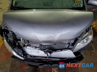 Zdjęcie 12 z 14 samochodu: 2018 TOYOTA SIENNA XLE 8-PASSENGER VIN:5TDYZ3DC5JS930232 - miniatura