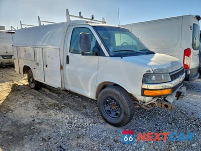 Czwarte zdjęcie samochodu z boku: 2004 CHEVROLET EXPRESS UTILITY / SERVICE TRUCK VIN:1GBHG31U441183103 - miniatura