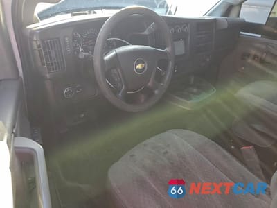 Zdjęcie 8 z 13 samochodu: 2016 CHEVROLET EXPRESS G3500 VIN:1GB3GRCG2G1225227 - miniatura