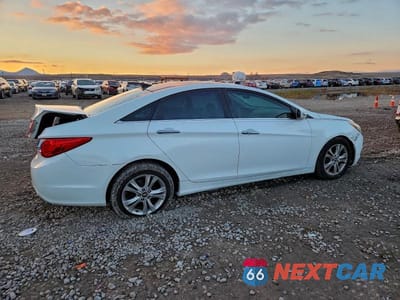 Trzecie zdjęcie samochodu z tyłu: 2013 HYUNDAI SONATA VIN:5NPEC4AC6DH652823 - miniatura