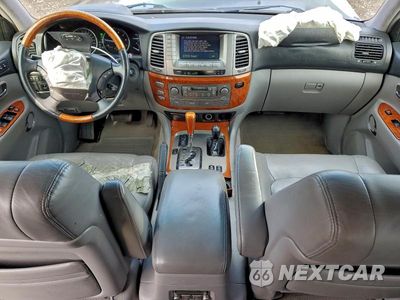 Zdjęcie 8 z 13 samochodu: 2004 LEXUS LX 470 VIN:JTJHT00W143543972 - miniatura