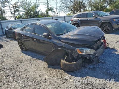 Czwarte zdjęcie samochodu z boku: 2017 VOLVO S60 VIN:YV126MFL0H2436728 - miniatura