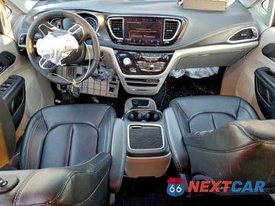 Zdjęcie 8 z 12 samochodu: 2023 CHRYSLER PACIFICA HYBRID TOURING L VIN:2C4RC1L78PR562466 - miniatura