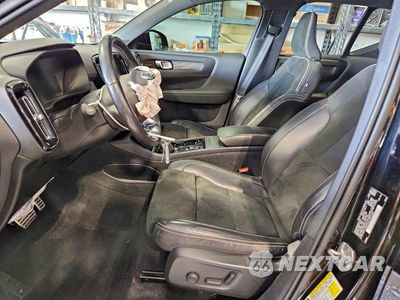 Zdjęcie 7 z 13 samochodu: 2021 VOLVO XC40 T5 R-DESIGN VIN:YV4162UMXM2444439 - miniatura