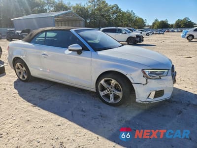 Czwarte zdjęcie samochodu z boku: 2018 AUDI A3 PREMIUM VIN:WAU78LFF1J1004264 - miniatura