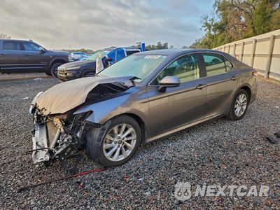 2021 TOYOTA CAMRY LE 4T1C11AKXMU596907 - główne zdjęcie licytacji z USA - miniatura