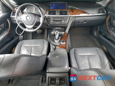 Zdjęcie 8 z 14 samochodu: 2015 BMW 328 XI VIN:WBA3B3C53FJ983580 - miniatura