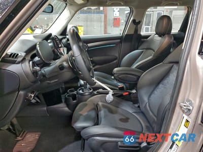 Zdjęcie 7 z 13 samochodu: 2023 MINI COOPER S VIN:WMW53DK05P2T32285 - miniatura