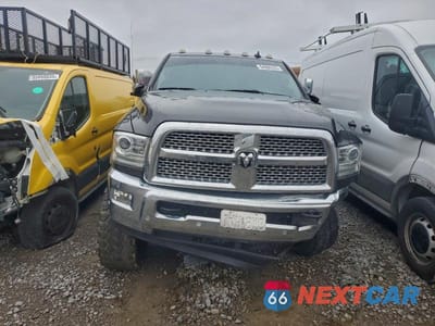 Piąte zdjęcie samochodu w środku: 2018 RAM 3500 LARAMIE VIN:3C63RRJL2JG354719 - miniatura