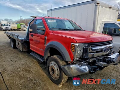 Czwarte zdjęcie samochodu z boku: 2019 FORD F550 SUPER DUTY VIN:1FDUF5GTXKEC17683 - miniatura