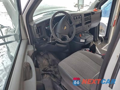 Zdjęcie 8 z 12 samochodu: 2014 CHEVROLET EXPRESS G3500 SHUTTLE BUS VIN:1GB3G2BG3E1135252 - miniatura