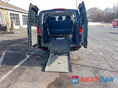 Zdjęcie 13 z 15 samochodu: 2018 MERCEDES-BENZ METRIS VIN:WD4PG2EE2J3492935 - miniatura