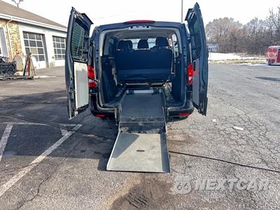 Zdjęcie 13 z 15 samochodu: 2018 MERCEDES-BENZ METRIS VIN:WD4PG2EE2J3492935 - miniatura