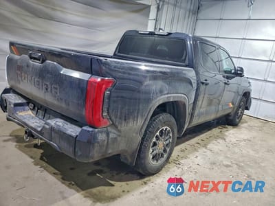 Trzecie zdjęcie samochodu z tyłu: 2025 TOYOTA TUNDRA CREWMAX LIMITED VIN:5TFWA5DB8SX333315 - miniatura