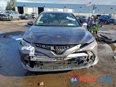 Piąte zdjęcie samochodu w środku: 2020 TOYOTA CAMRY LE VIN:4T1C11AK9LU869799 - miniatura