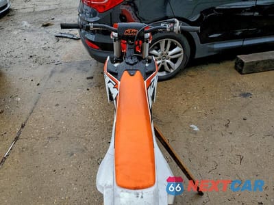 Zdjęcie 6 z 8 samochodu: 2023 KTM 300 SX VIN:VBKSXP233PM315588 - miniatura