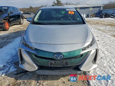 Piąte zdjęcie samochodu w środku: 2017 TOYOTA PRIUS PRIME VIN:JTDKARFP8H3053506 - miniatura