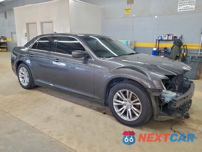Czwarte zdjęcie samochodu z boku: 2018 CHRYSLER 300 TOURING VIN:2C3CCAAG8JH222812 - miniatura
