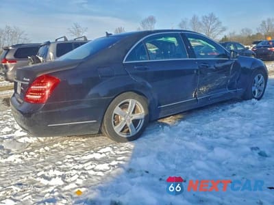 Trzecie zdjęcie samochodu z tyłu: 2010 MERCEDES-BENZ S 550 4MATIC VIN:WDDNG8GB6AA326300 - miniatura