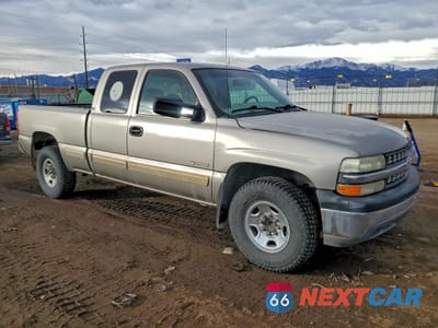 Czwarte zdjęcie samochodu z boku: 1999 CHEVROLET SILVERADO C2500 VIN:1GCFC29UXXZ144938 - miniatura