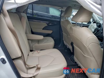 Zdjęcie 11 z 14 samochodu: 2024 TOYOTA HIGHLANDER HYBRID LIMITED VIN:5TDEBRCH0RS633646 - miniatura