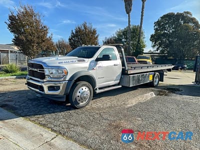 Drugie zdjęcie samochodu z przodu: 2019 RAM 5500 - TRUCKS DELIVERY TRUCK VIN:3C7WRMDL9KG531615 - miniatura