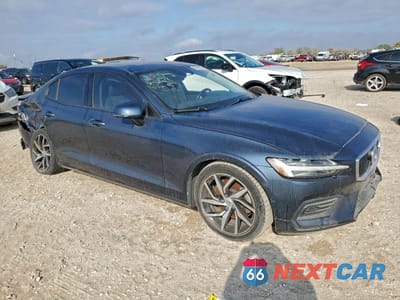 Czwarte zdjęcie samochodu z boku: 2020 VOLVO S60 T5 MOMENTUM VIN:7JR102FK7LG041909 - miniatura