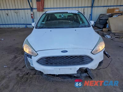 Piąte zdjęcie samochodu w środku: 2016 FORD FOCUS SE VIN:1FADP3F22GL391545 - miniatura