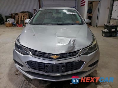 Piąte zdjęcie samochodu w środku: 2016 CHEVROLET CRUZE LT VIN:1G1BE5SM8G7311418 - miniatura