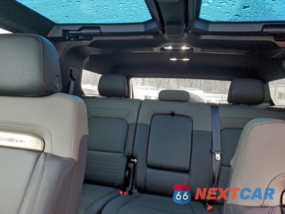 Zdjęcie 10 z 15 samochodu: 2024 GMC HUMMER SUV 2X VIN:1GKB0NDE0RU113534 - miniatura