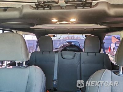 Zdjęcie 10 z 16 samochodu: 2022 JEEP WRANGLER UNLIMITED SPORT VIN:1C4HJXDG8NW252647 - miniatura
