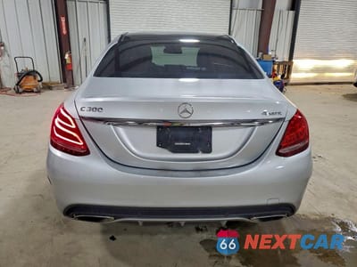 Zdjęcie 6 z 12 samochodu: 2015 MERCEDES-BENZ C 300 4MATIC VIN:55SWF4KB5FU014399 - miniatura