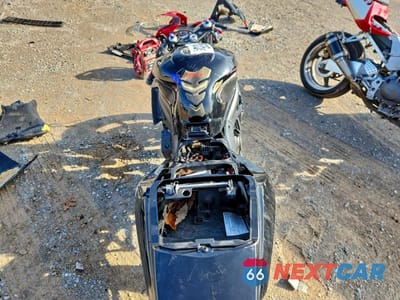 Zdjęcie 6 z 10 samochodu: 2005 YAMAHA YZFR6 L VIN:JYARJ06E85A020453 - miniatura