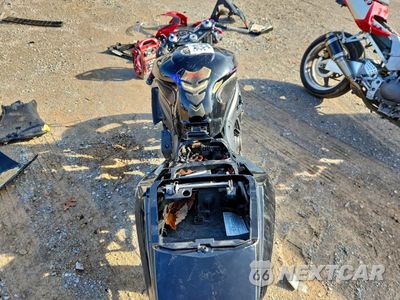 Zdjęcie 6 z 10 samochodu: 2005 YAMAHA YZFR6 L VIN:JYARJ06E85A020453 - miniatura
