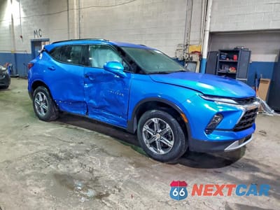 Czwarte zdjęcie samochodu z boku: 2024 CHEVROLET BLAZER 2LT VIN:3GNKBHR45RS173162 - miniatura