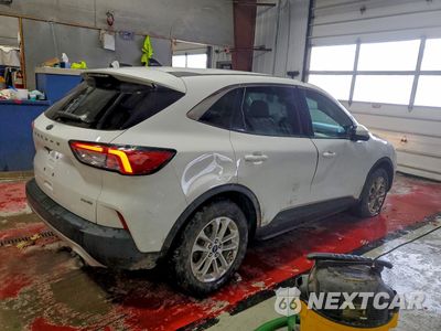 Trzecie zdjęcie samochodu z tyłu: 2021 FORD ESCAPE SE VIN:1FMCU9G61MUA50481 - miniatura