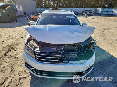 Piąte zdjęcie samochodu w środku: 2018 VOLKSWAGEN PASSAT SE VIN:1VWBA7A3XJC033236 - miniatura