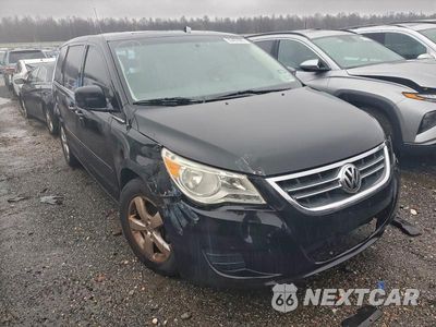 Czwarte zdjęcie samochodu z boku: 2010 VOLKSWAGEN ROUTAN SEL VIN:2V4RW5DX7AR199359 - miniatura